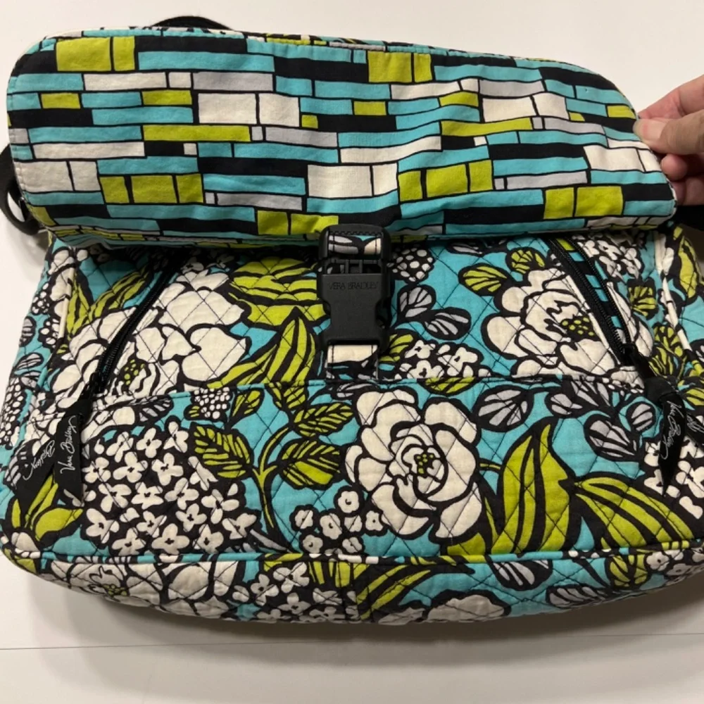 Vera Bradley Island Floral Messenger Bag Crossbody Shoulder Tote Teal/Wh…